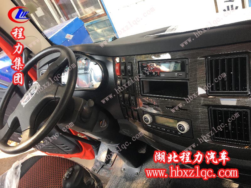 內(nèi)飾4.jpg
