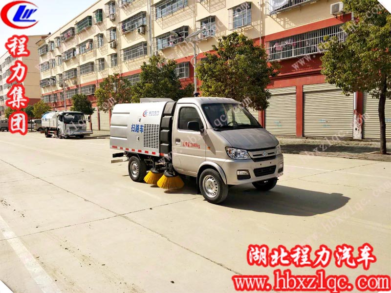 “麻雀雖小五臟俱全”的長安掃路車，適用于窄路段使用