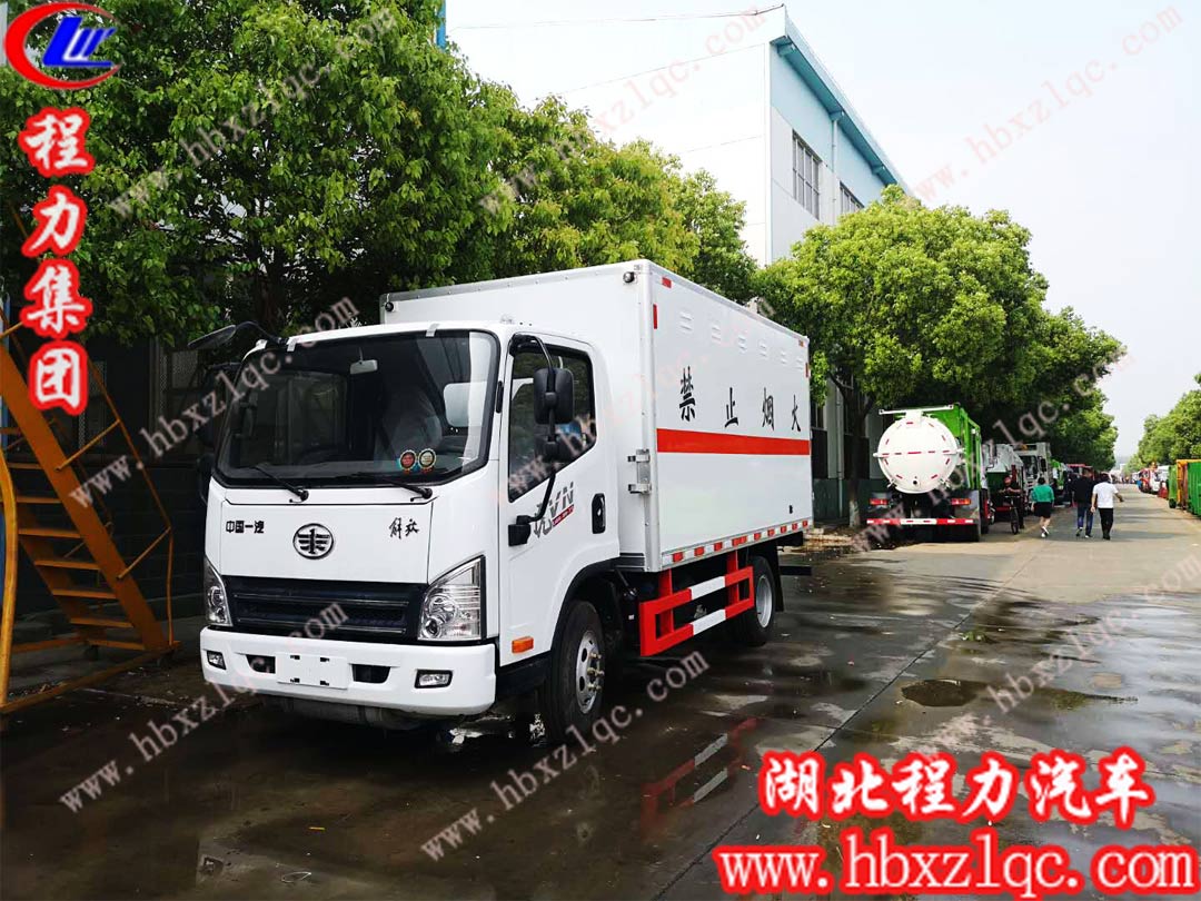 湖北程力解放虎威爆破器材運(yùn)輸車（國五）