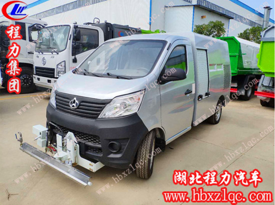 湖北程力專用汽車(chē)有限公司長(zhǎng)安路面養(yǎng)護(hù)車(chē)做城市環(huán)境好幫手！