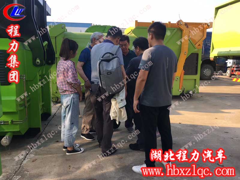 雄赳赳、氣昂昂、跨過太平洋——湖北程力集團(tuán)聯(lián)體壓縮垃圾站出口韓國啦