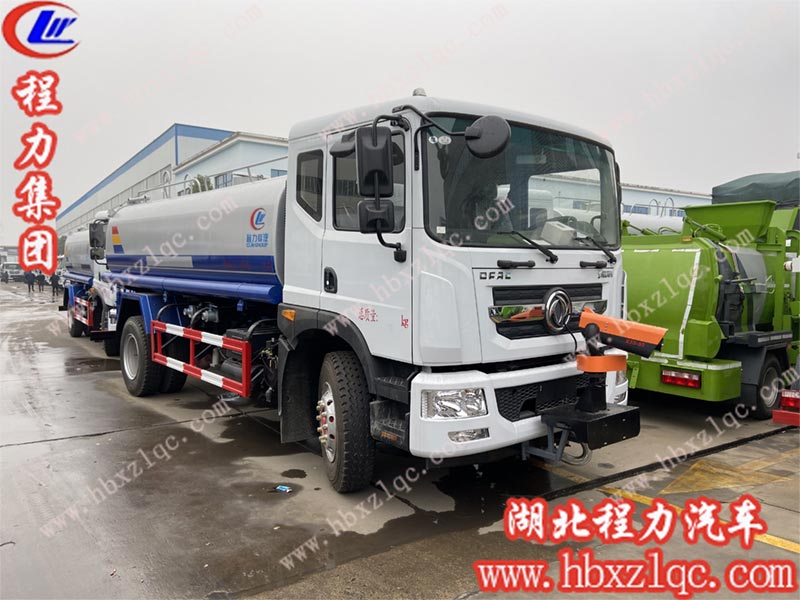 湖北程力集團(tuán)灑水車帶電子炮，輕松實(shí)現(xiàn)雨露均沾