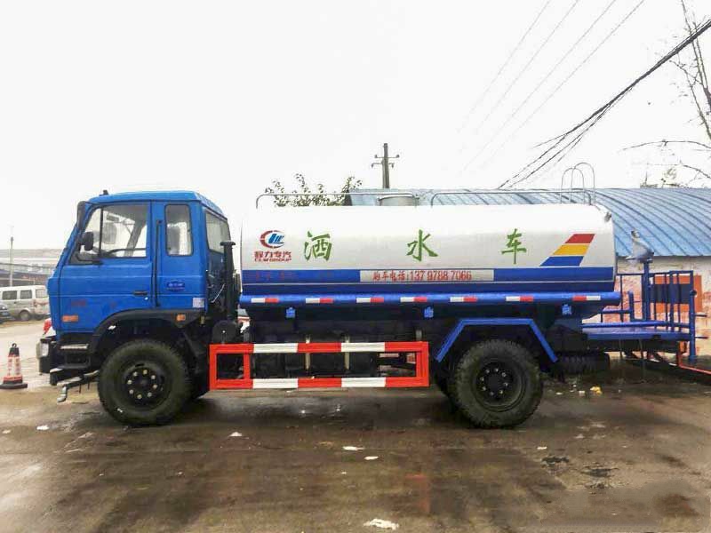 程力集團的工地灑水車，您知道怎么選擇嗎？