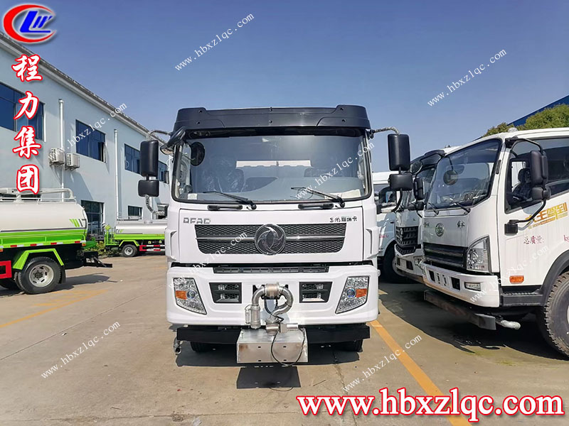 春暖花開，程力集團(tuán)東風(fēng)福瑞卡12方灑水車奔你而來！