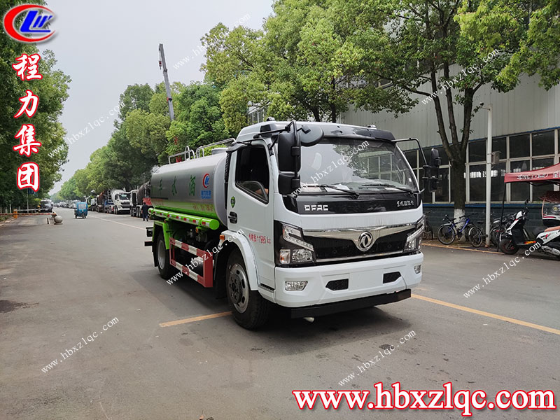 程力集團(tuán)灑水車遠(yuǎn)近聞名，襄陽客戶來廠提車！