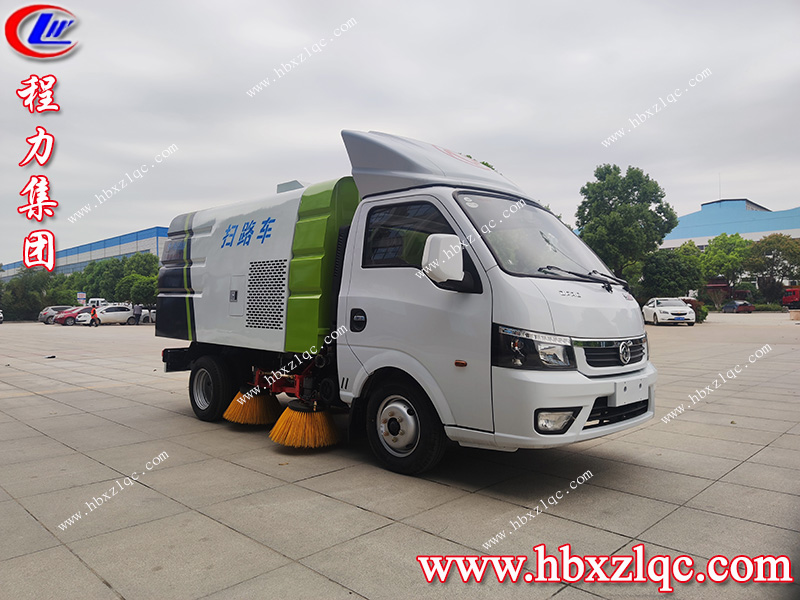 程力集團(tuán)東風(fēng)途逸掃路車，C證即可駕駛，再也不用為找司機(jī)而煩惱啦！