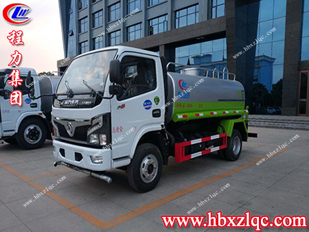 游走在城市的大街小巷，帶著音樂的灑水車-程力東風(fēng)D9灑水車