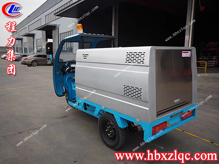 伸縮靈活，可360°旋轉(zhuǎn)，程力牌三輪高壓清洗車(chē)實(shí)現(xiàn)無(wú)死角清洗作業(yè)